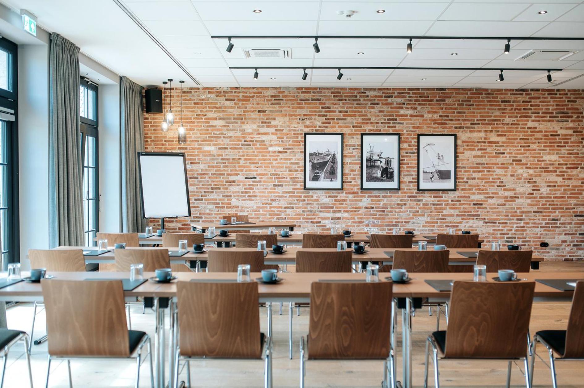 River Loft Hotel & Spa Брунсбютел Екстериор снимка